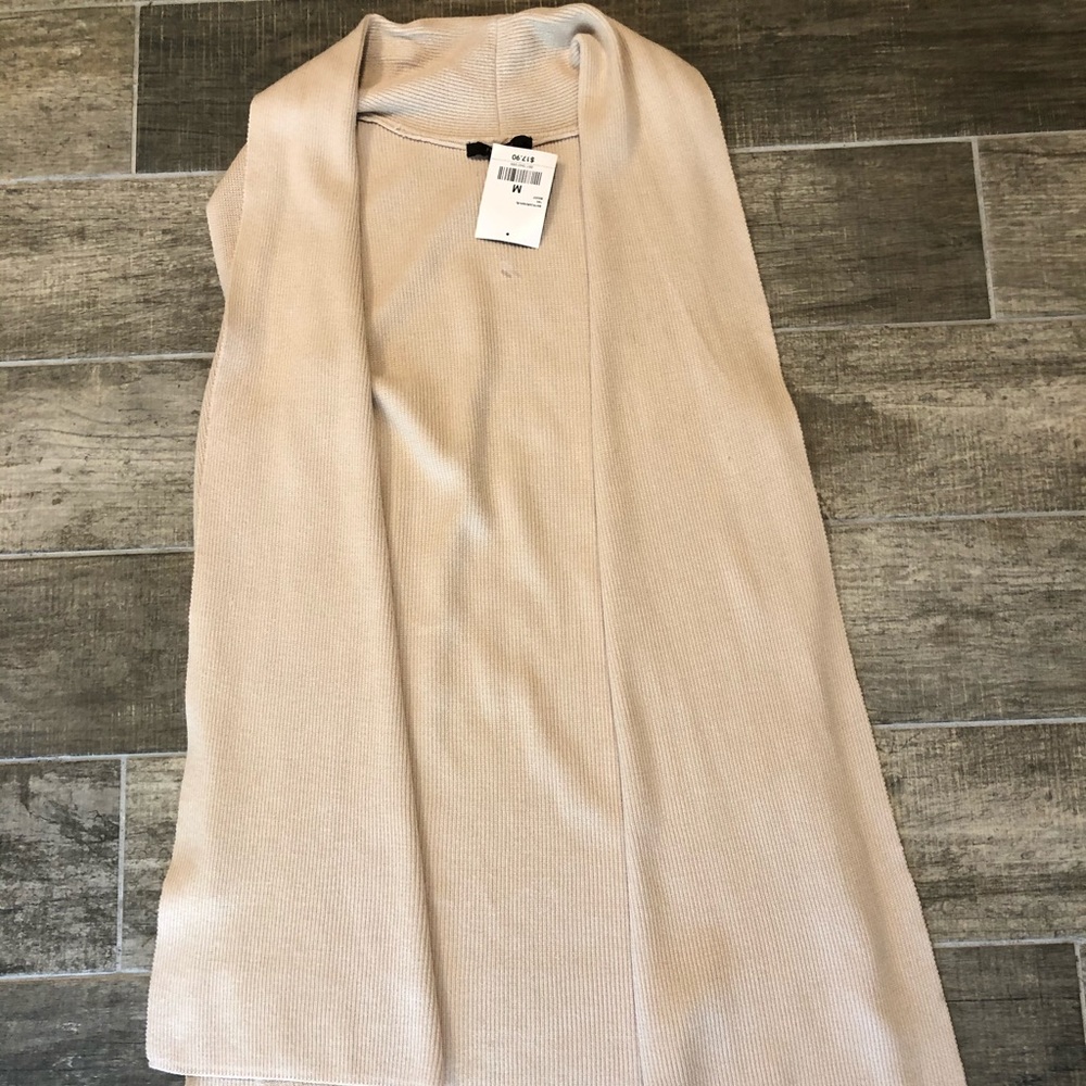 Sleeveless sweater cardigan